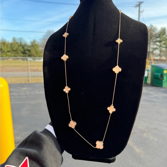 TAMIKA ROUND CUT WHITEGOLD BRIDAL WEDDING RING - Picture 6 of 14